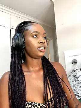 LuciousLips96 online show from September 22, 2025, 9:37 am