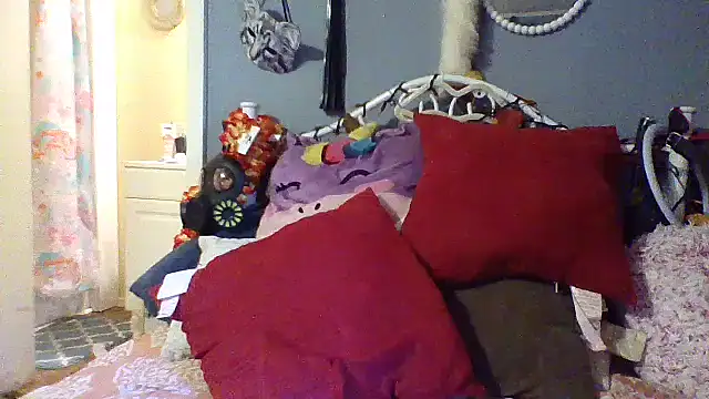 msdeedee online show from March 3, 2025, 9:59 pm