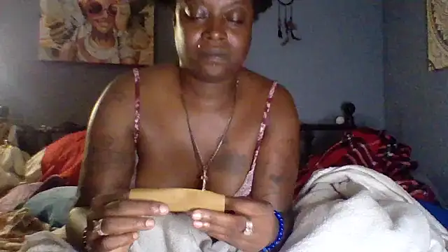 msdeedee online show from May 18, 2026, 7:02 am
