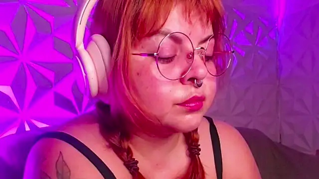 Snapshot of Satyn_doll chatting on September 12, 2025, 12:33 am Satyn doll online show from September 12, 2025, 12:33 am