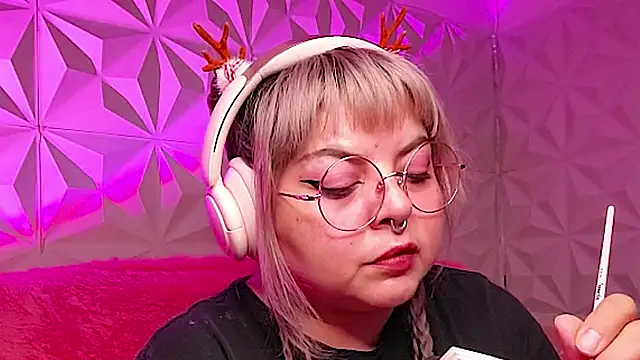 Satyn doll online show from December 3, 2025, 12:23 am