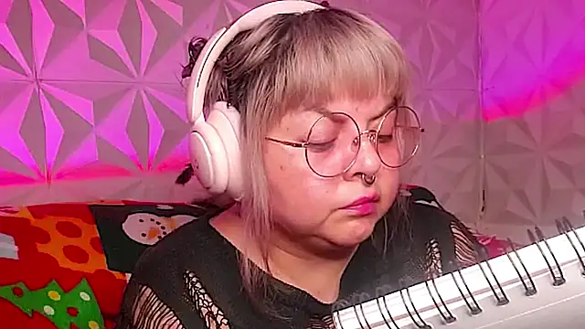 Satyn doll online show from December 14, 2025, 10:04 pm