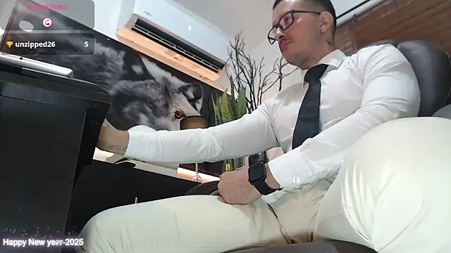 Snapshot of randyluke chatting on February 6, 2025, 8:34 pm randyluke online show from February 6, 2025, 8:34 pm