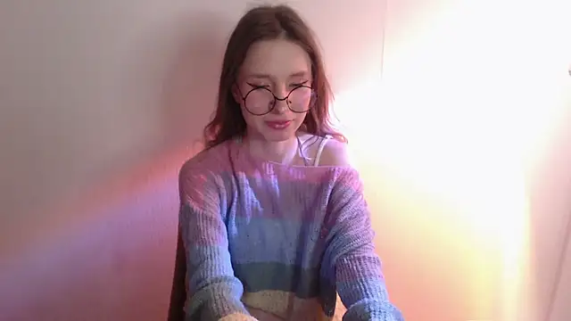  Hanna Moon  online show from May 4, 2026, 12:19 pm