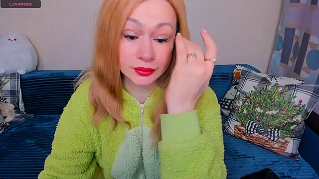 Snapshot of EllenMoore chatting on February 8, 2026, 3:37 am EllenMoore online show from February 8, 2026, 3:37 am