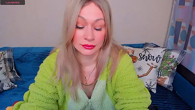 Snapshot of EllenMoore chatting on February 23, 2026, 3:08 am EllenMoore online show from February 23, 2026, 3:08 am