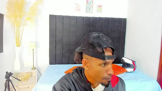 anhtony wayans online show from November 5, 2025, 12:36 am