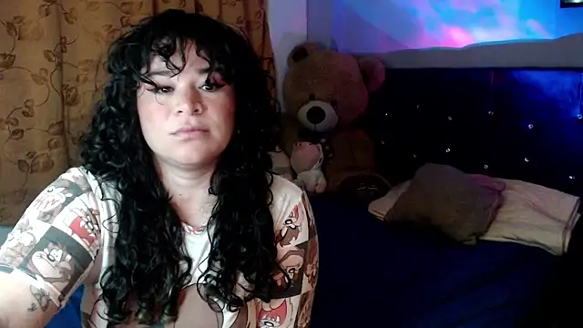 Snapshot of ANGELIQUE_KLANE chatting on October 17, 2025, 1:24 pm ANGELIQUE KLANE online show from October 17, 2025, 1:24 pm