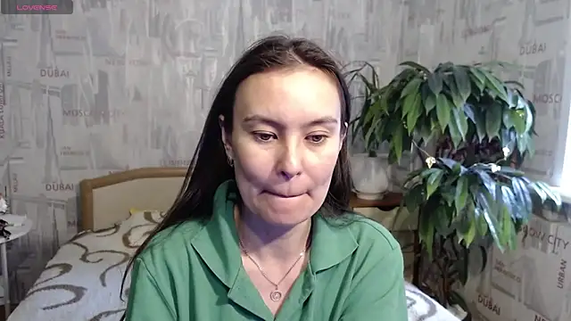 Snapshot of GinaQSoul chatting on June 19, 2026, 4:40 am GinaQSoul online show from June 19, 2026, 4:40 am