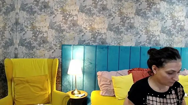 LisaCroft online show from October 12, 2025, 10:05 am