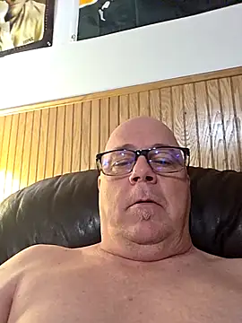 horny4you1 online show from November 20, 2025, 1:01 pm