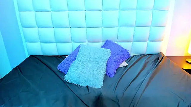 teresasroom  online show from March 10, 2026, 4:44 pm