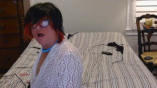 Snapshot of HelloKittyLapDog chatting on February 11, 2026, 8:58 am HelloKittyLapDog online show from February 11, 2026, 8:58 am