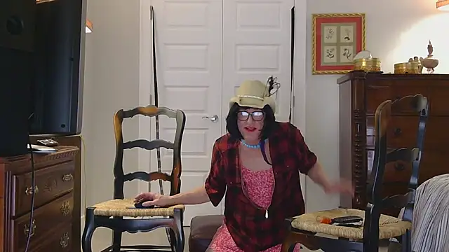 Snapshot of HelloKittyLapDog chatting on February 13, 2026, 6:02 am HelloKittyLapDog online show from February 13, 2026, 6:02 am