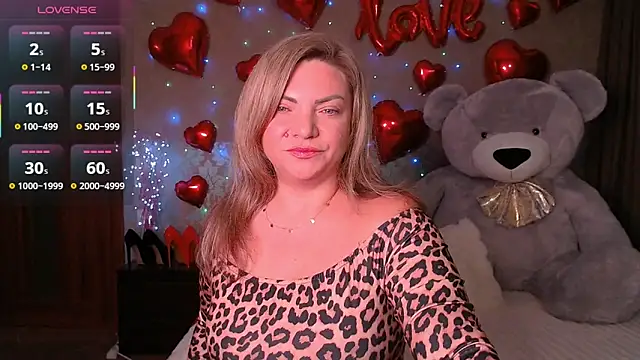 Snapshot of KristiOwen chatting on June 17, 2026, 9:03 pm KristiOwen online show from June 17, 2026, 9:03 pm