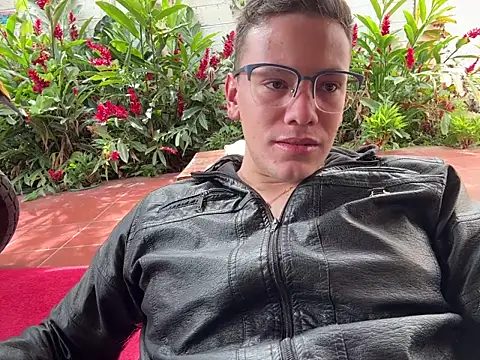 simon and david online show from November 30, 2025, 5:25 pm