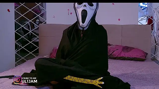 Snapshot of juli_jam chatting on October 31, 2025, 9:00 pm juli jam online show from October 31, 2025, 9:00 pm