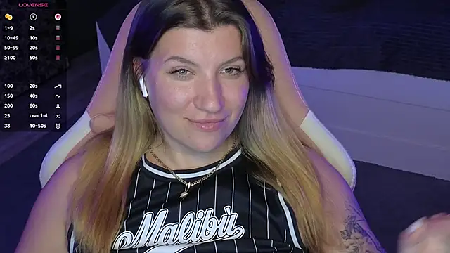 Snapshot of Fairy__Sofia chatting on February 18, 2025, 2:38 pm Fairy Sofia online show from February 18, 2025, 2:38 pm