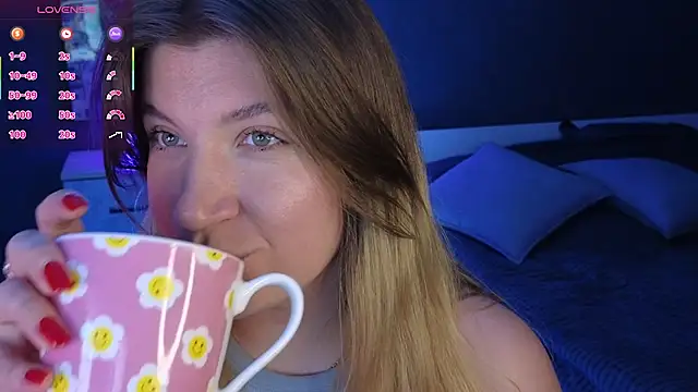 Snapshot of Fairy__Sofia chatting on March 11, 2025, 11:23 am Fairy Sofia online show from March 11, 2025, 11:23 am