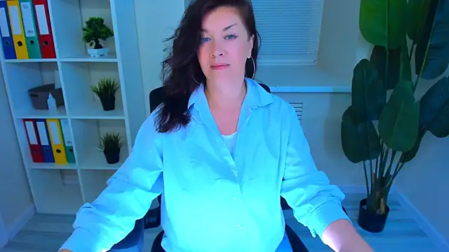 AnaMills online show from July 5, 2026, 8:37 pm