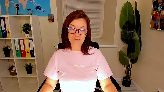 AnaMills online show from November 4, 2025, 3:27 pm