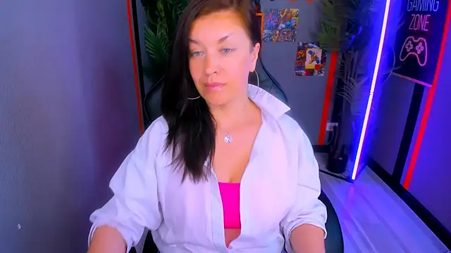 AnaMills online show from July 4, 2026, 10:14 pm