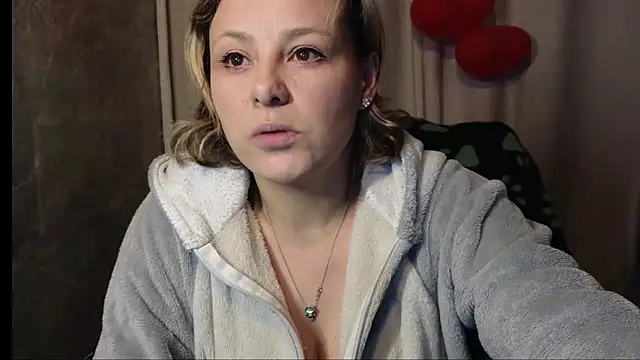 dagny-jo online show from February 27, 2025, 2:46 am