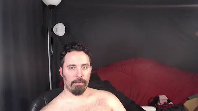 Snapshot of Metalstud chatting on February 17, 2025, 4:09 am Metalstud online show from February 17, 2025, 4:09 am