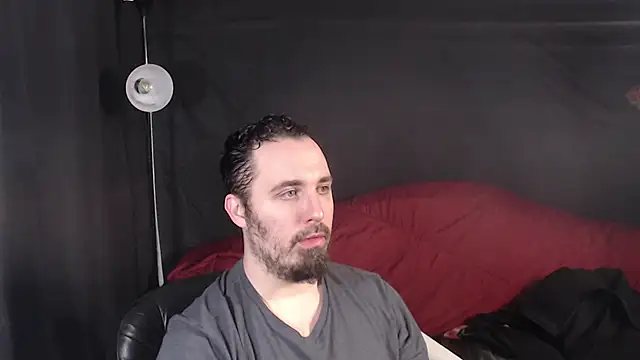 Snapshot of Metalstud chatting on February 25, 2025, 4:03 am Metalstud online show from February 25, 2025, 4:03 am