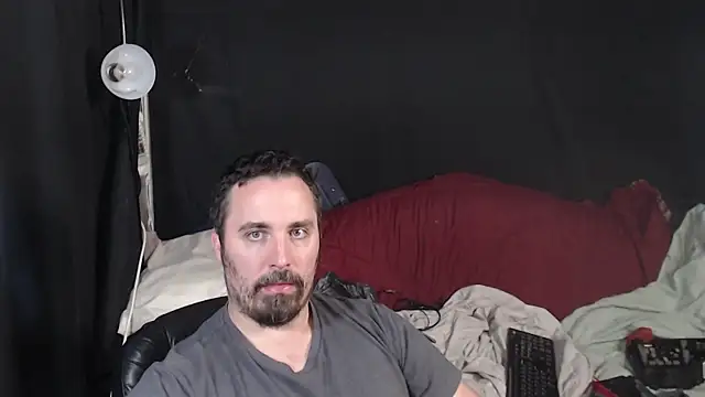 Snapshot of Metalstud chatting on October 16, 2025, 5:59 am Metalstud online show from October 16, 2025, 5:59 am