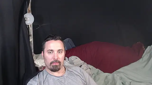 Snapshot of Metalstud chatting on October 6, 2025, 3:08 am Metalstud online show from October 6, 2025, 3:08 am