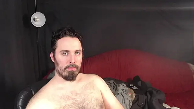 Snapshot of Metalstud chatting on March 10, 2025, 2:28 am Metalstud online show from March 10, 2025, 2:28 am