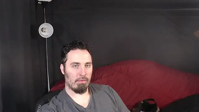 Snapshot of Metalstud chatting on February 23, 2025, 11:36 pm Metalstud online show from February 23, 2025, 11:36 pm