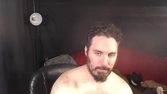 Snapshot of Metalstud chatting on March 17, 2025, 3:57 am Metalstud online show from March 17, 2025, 3:57 am