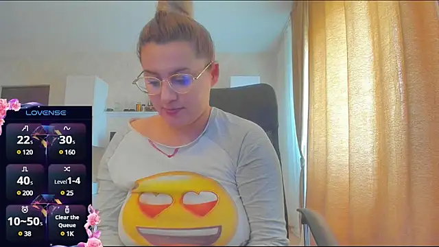 hot evil queen online show from March 12, 2025, 8:19 am