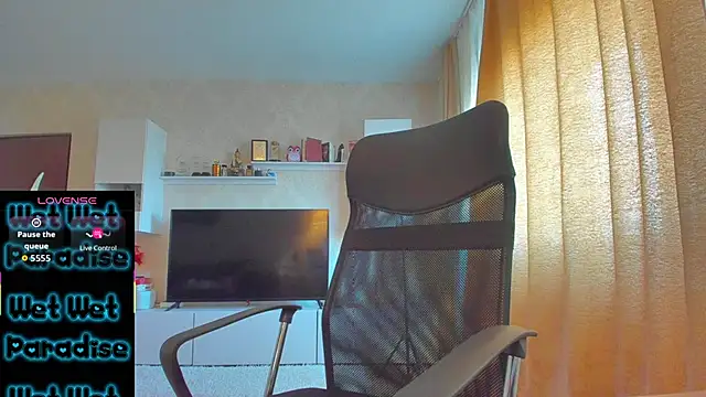 hot evil queen online show from November 6, 2025, 9:02 am