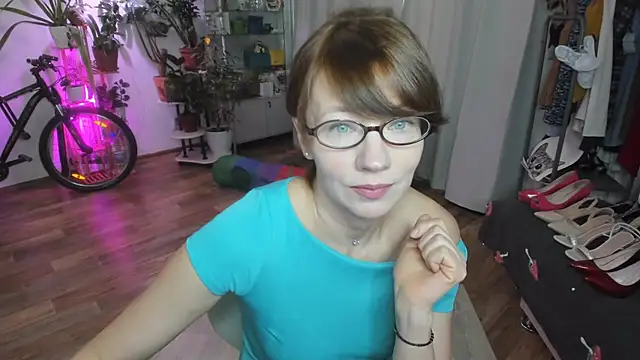 Snapshot of Constancia_pure chatting on March 20, 2025, 10:43 am Constancia pure online show from March 20, 2025, 10:43 am