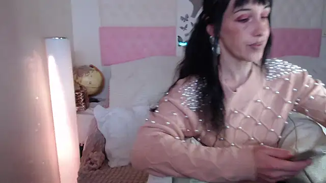 -carla- online show from November 23, 2025, 8:13 am