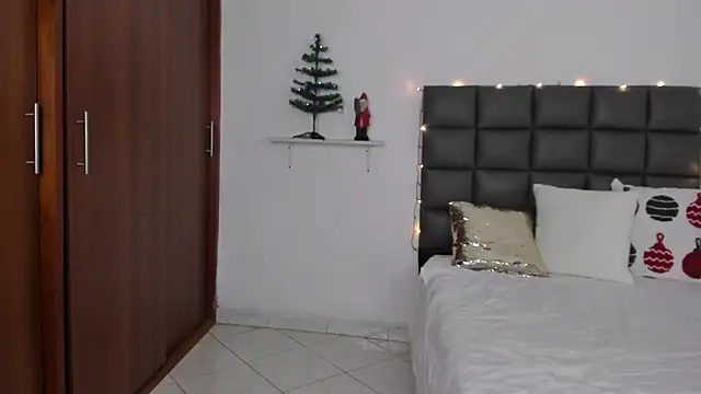 Snapshot of sophia_clark1 chatting on December 4, 2024, 9:40 pm sophia clark1 online show from December 4, 2024, 9:40 pm