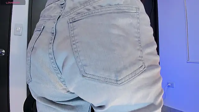 MeganWhite3 online show from October 21, 2025, 3:06 am