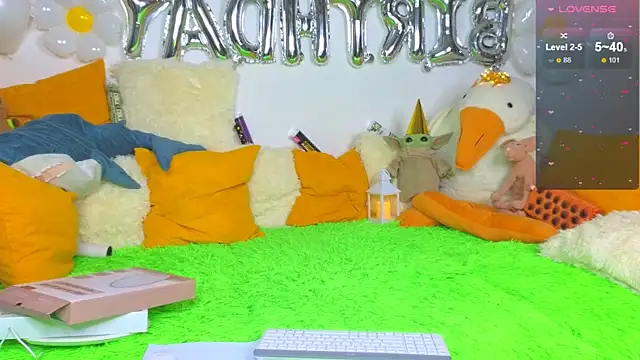 Snapshot of LandelRay chatting on February 17, 2026, 6:38 pm LandelRay online show from February 17, 2026, 6:38 pm