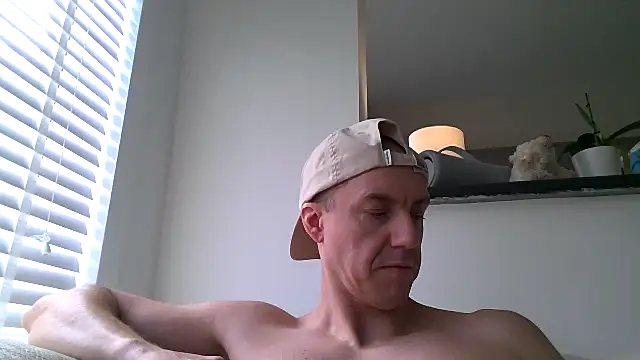 ploki2180 online show from October 5, 2025, 1:13 pm