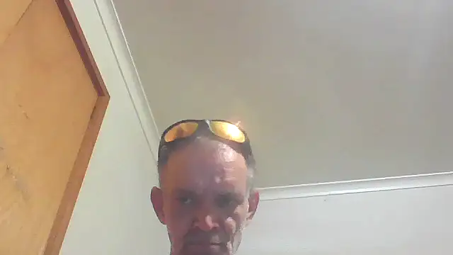 Snapshot of TooFknHorny1 chatting on October 20, 2025, 5:42 am TooFknHorny1 online show from October 20, 2025, 5:42 am
