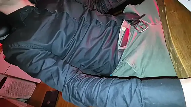 -luckybong- online show from January 13, 2025, 5:02 pm