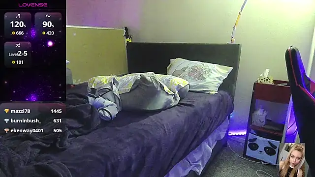 Blondiewithanass online show from November 5, 2025, 2:03 am