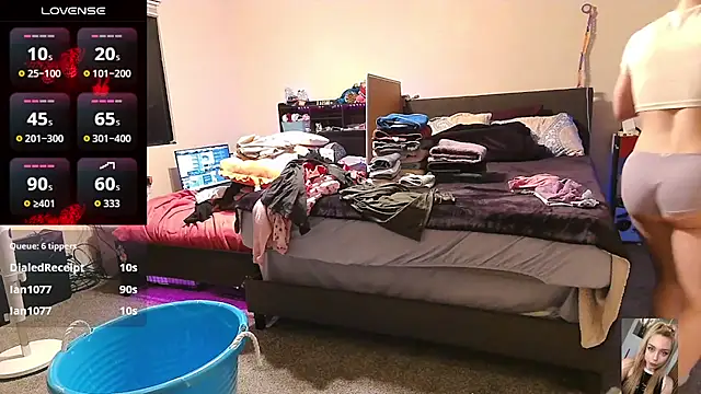 Snapshot of Blondiewithanass chatting on April 16, 2026, 4:57 am Blondiewithanass online show from April 16, 2026, 4:57 am