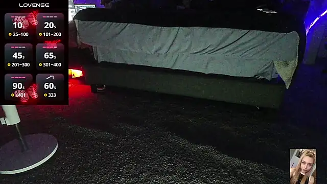 Snapshot of Blondiewithanass chatting on April 2, 2026, 2:46 pm Blondiewithanass online show from April 2, 2026, 2:46 pm