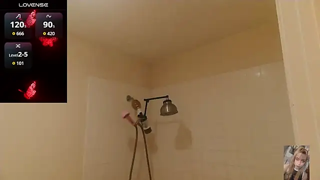 Snapshot of Blondiewithanass chatting on April 3, 2026, 3:35 am Blondiewithanass online show from April 3, 2026, 3:35 am