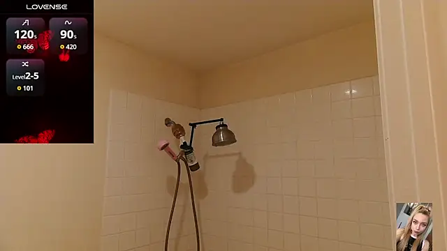 Snapshot of Blondiewithanass chatting on April 5, 2026, 5:36 am Blondiewithanass online show from April 5, 2026, 5:36 am