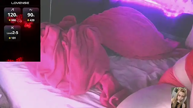 Snapshot of Blondiewithanass chatting on March 17, 2026, 6:11 pm Blondiewithanass online show from March 17, 2026, 6:11 pm